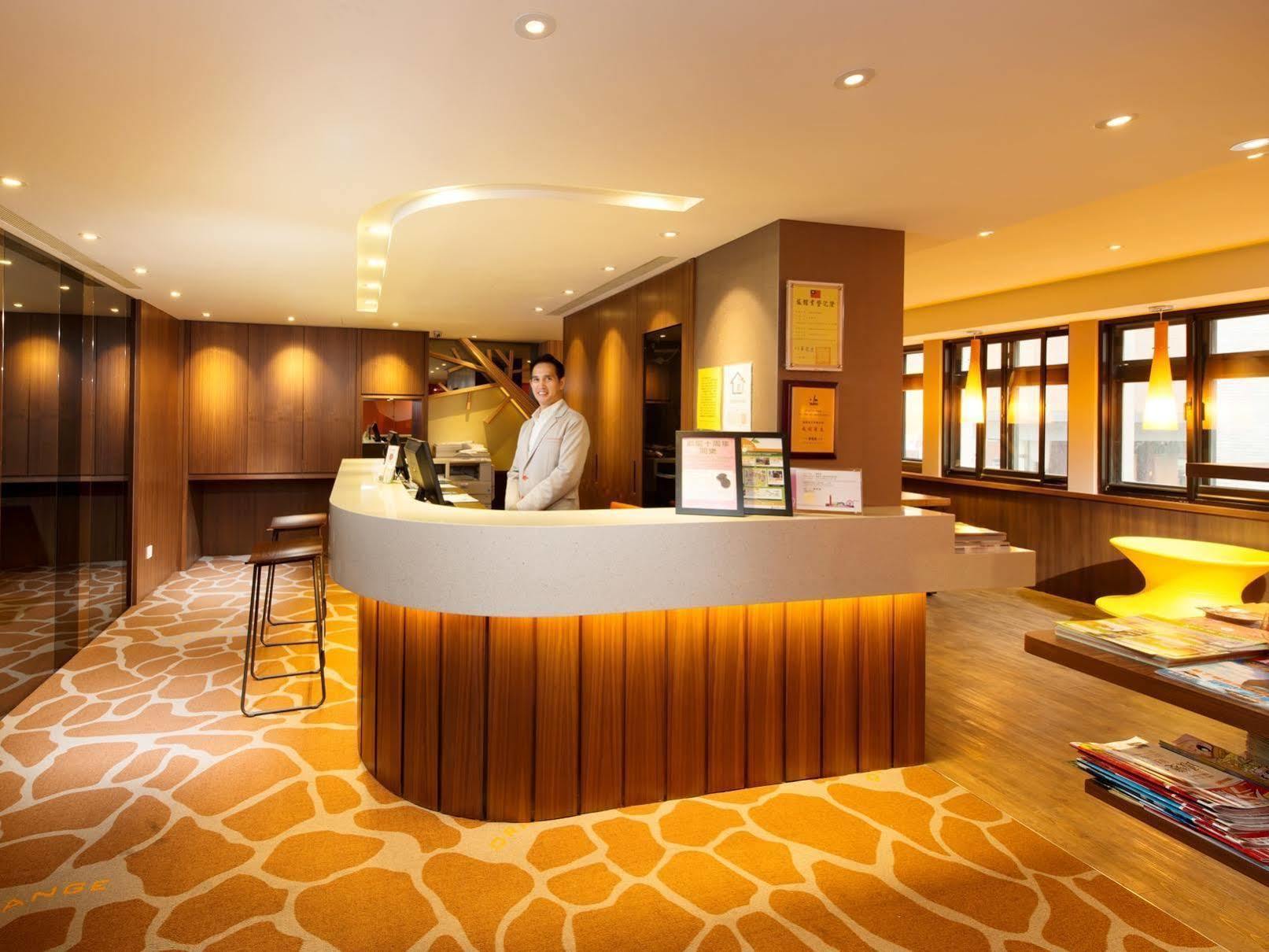 Rich & Free Hotel - Kaifeng 富逸旅趣-北車開封館 Taipei Dış mekan fotoğraf