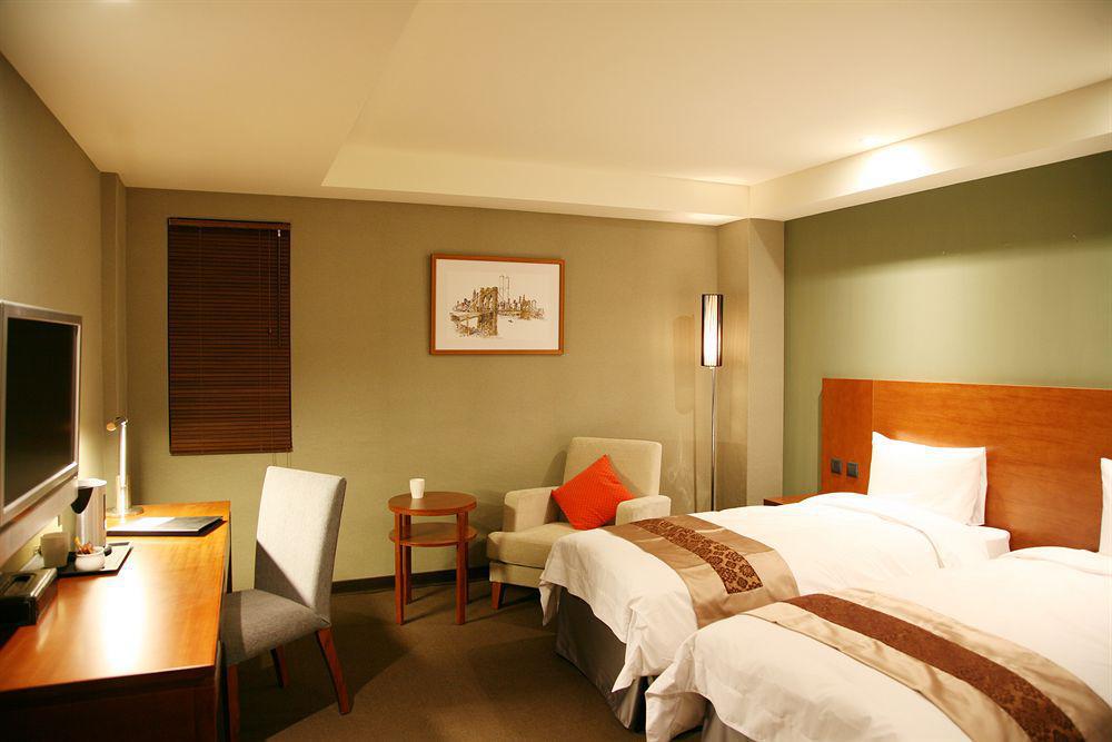 Rich & Free Hotel - Kaifeng 富逸旅趣-北車開封館 Taipei Dış mekan fotoğraf